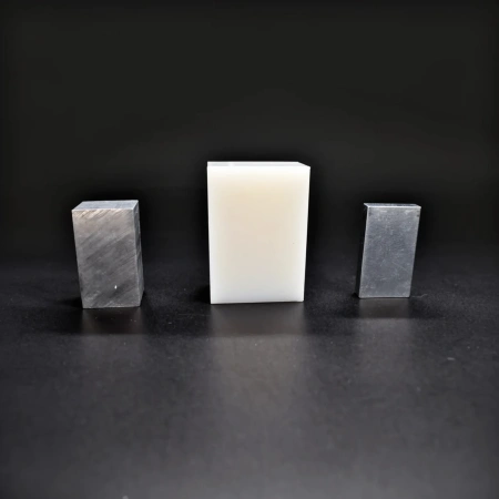 Набор тел равной массы (сталь, алюминий, пластик) бруски